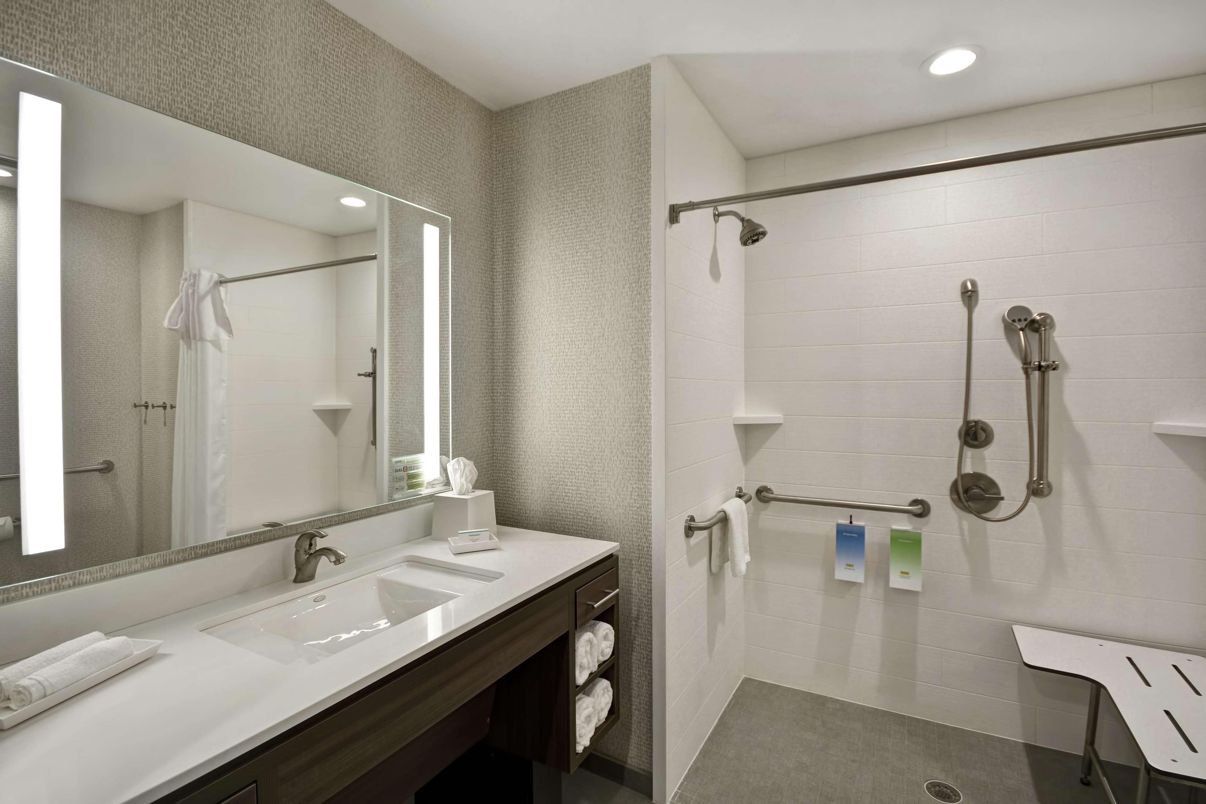 Home2 Suites Houston Westchase Exterior photo