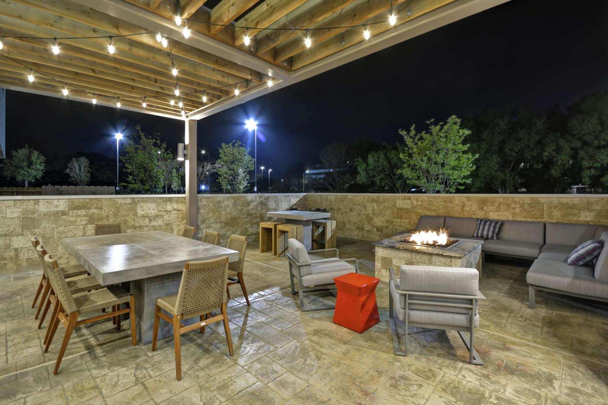 Home2 Suites Houston Westchase Exterior photo