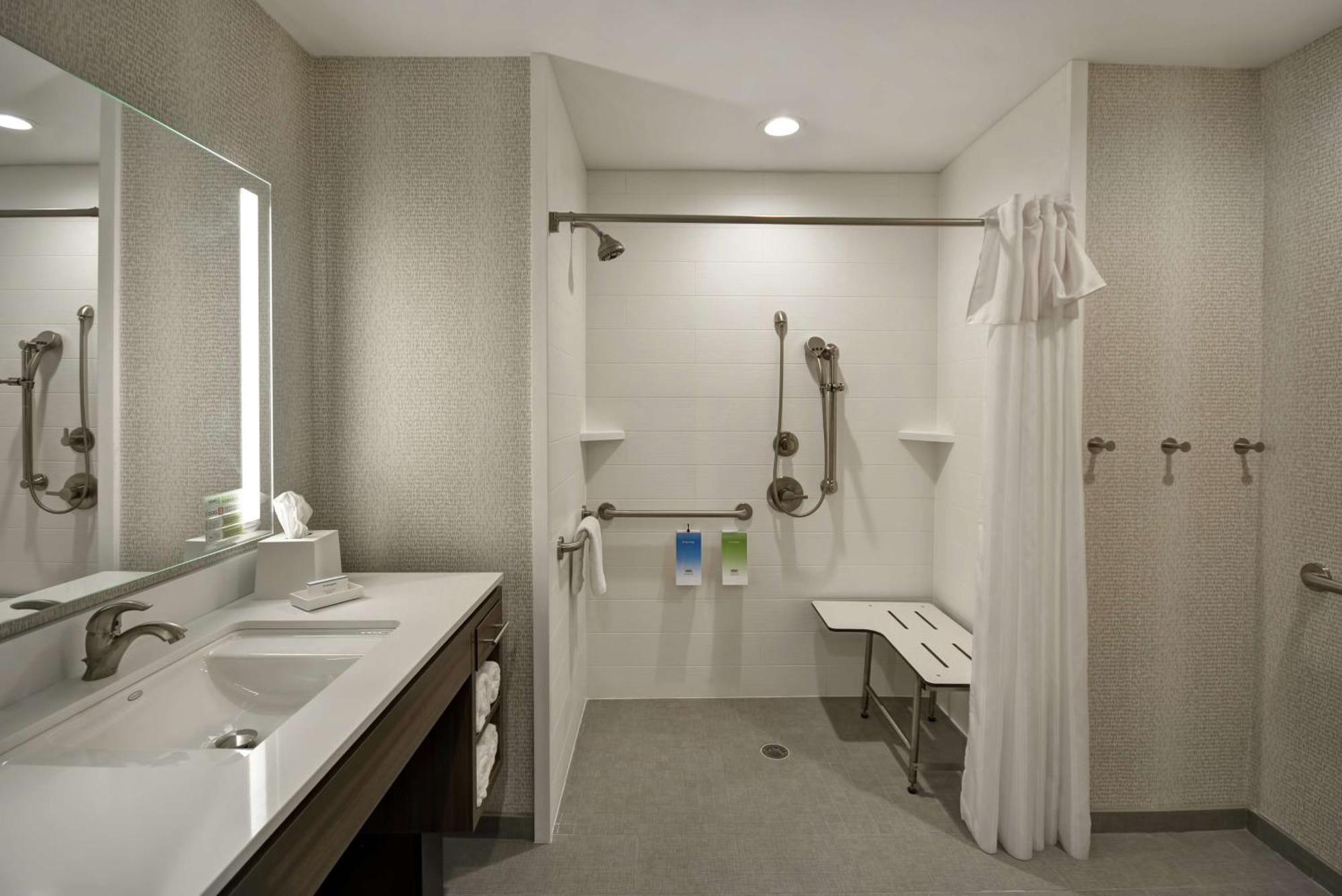 Home2 Suites Houston Westchase Exterior photo