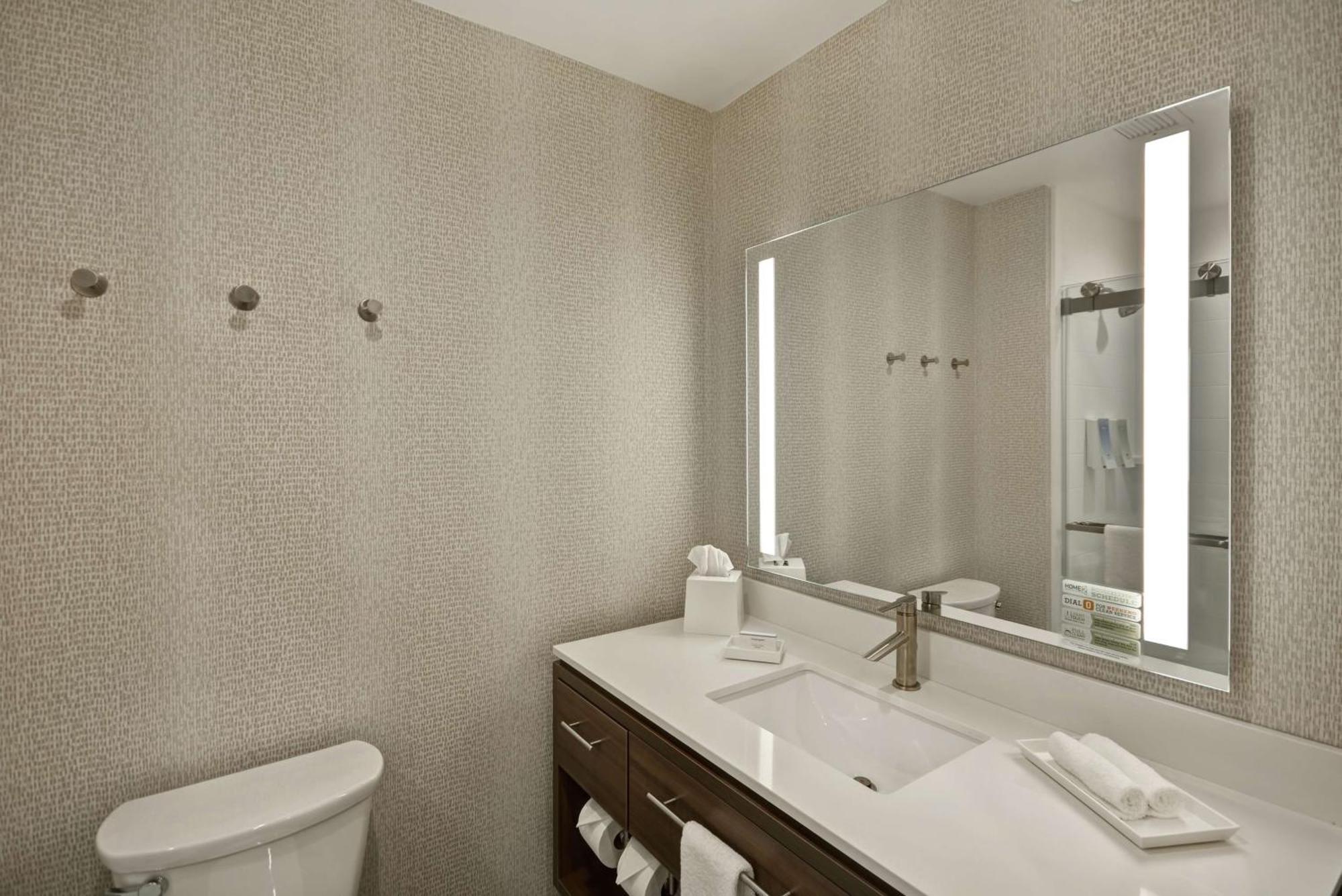 Home2 Suites Houston Westchase Exterior photo